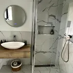 Ardmores Contemporary House Apartment *
