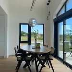 Ardmores Contemporary House Apartment