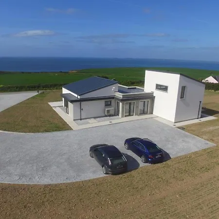 Ardmores Contemporary House * Sluggera