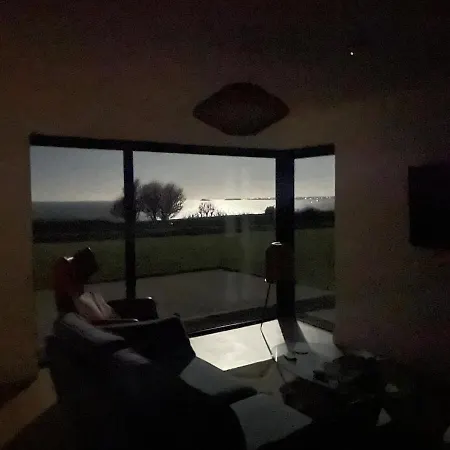 Ardmores Contemporary House * Sluggera