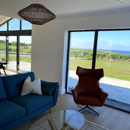 Ardmores Contemporary House Apartment
