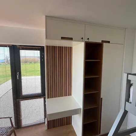 Ardmores Contemporary House Apartmán *