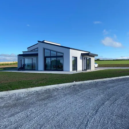 Apartment Ardmores Contemporary House Sluggera